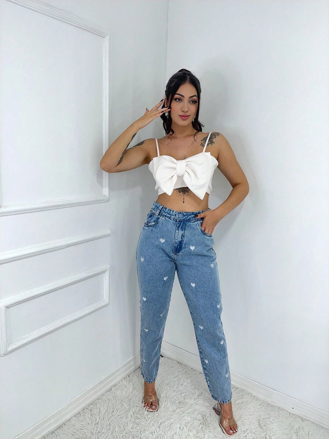 Vendedor IndicadoEverest Model Calça Jeans Feminina /Destroyed/Cintura Alta/Rasgada/Mom/Estampada