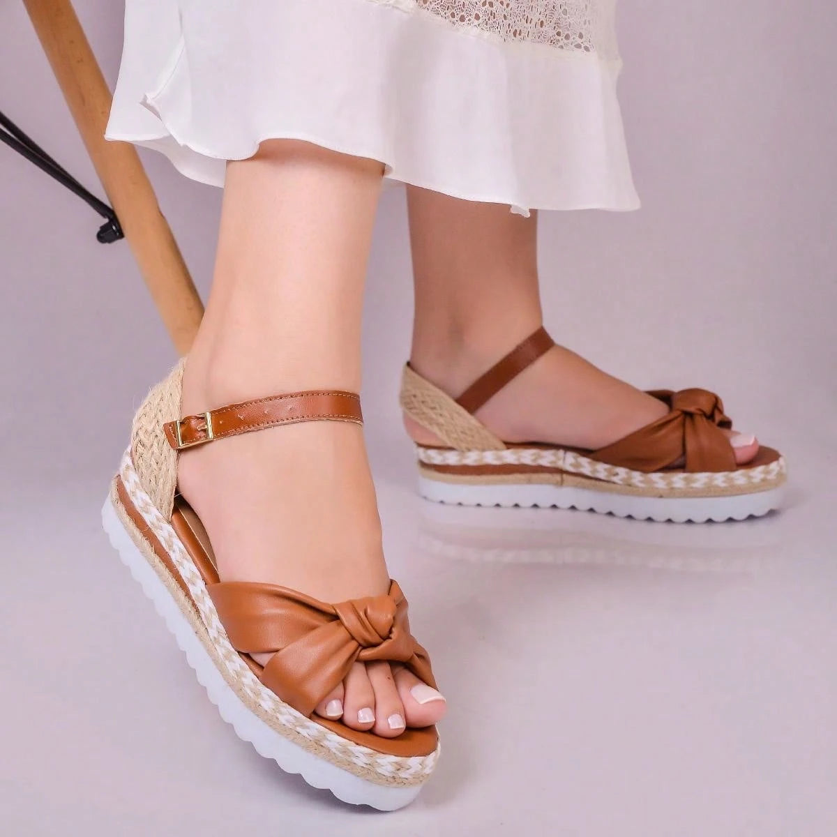 Sandália Plataforma Feminina Cristina – Elegância e Estilo Original